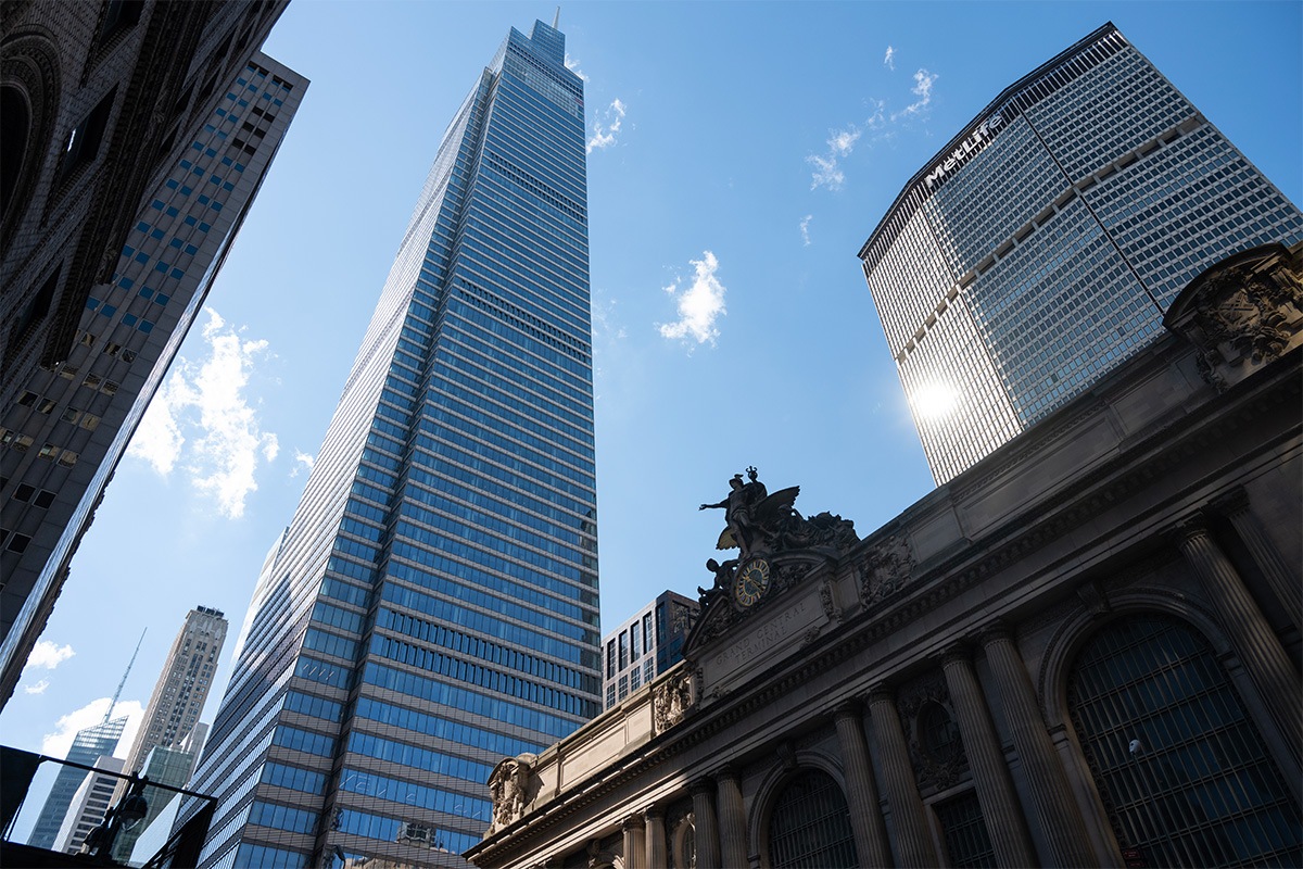 grand central terminal devant summit one vanderbilt